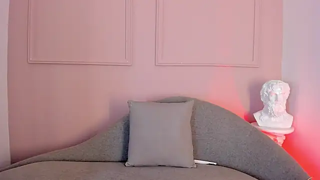 victoria milann online show from 29, 11, 2025