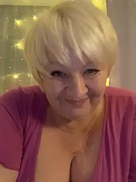 Laura Millf online show from 3, 1, 2025