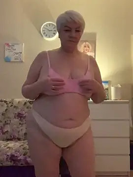 Laura Millf online show from 30, 1, 2025