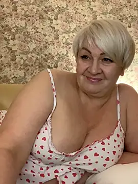 Laura Millf online show from 3, 3, 2025