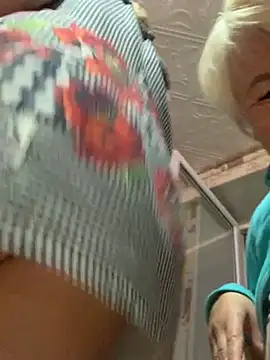 Laura Millf online show from 23, 9, 2025