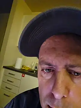 HeteroHotGuy1 online show from 14, 1, 2025