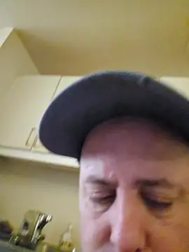 HeteroHotGuy1 online show from 14, 2, 2025