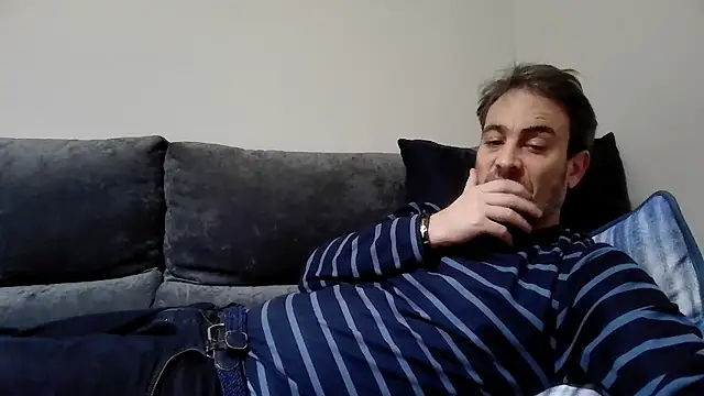 Snapshot of basquehotboy chatting on 5, 12, 2024 basquehotboy online show from 5, 12, 2024