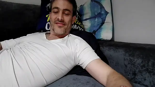 Snapshot of basquehotboy chatting on 25, 2, 2025 basquehotboy online show from 25, 2, 2025