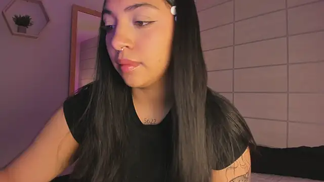 Snapshot of Christine_Laam chatting on 16, 6, 2026 Christine Laam online show from 16, 6, 2026