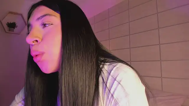 Snapshot of Christine_Laam chatting on 13, 7, 2026 Christine Laam online show from 13, 7, 2026