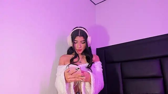 Snapshot of GiselleBlare chatting on 11, 1, 2025 GiselleBlare online show from 11, 1, 2025