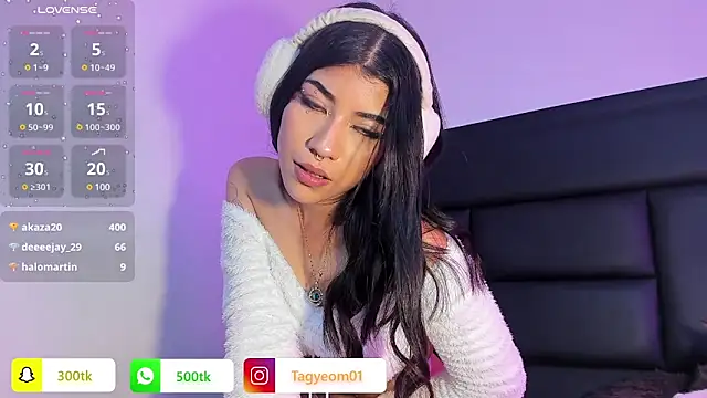 Snapshot of GiselleBlare chatting on 11, 1, 2025 GiselleBlare online show from 11, 1, 2025