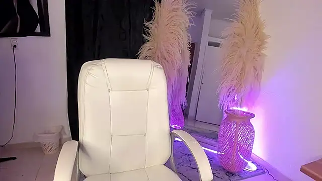Snapshot of ALANAH_KITTY chatting on 10, 9, 2025 ALANAH KITTY online show from 10, 9, 2025