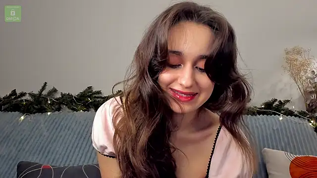 Snapshot of erika_hoiree chatting on 21, 12, 2024 erika hoiree online show from 21, 12, 2024