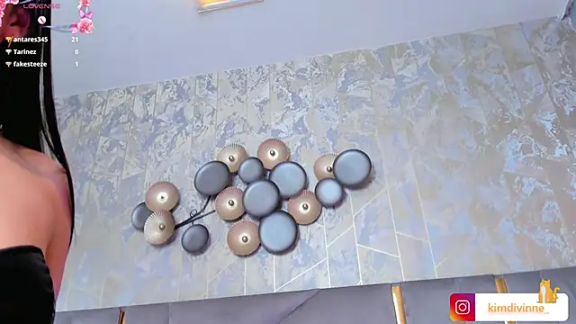 KimDevinne online show from 22, 2, 2025