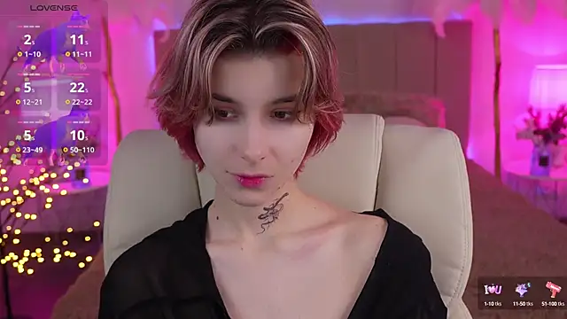 Snapshot of HaylaAmber chatting on 12, 12, 2024 HaylaAmber online show from 12, 12, 2024