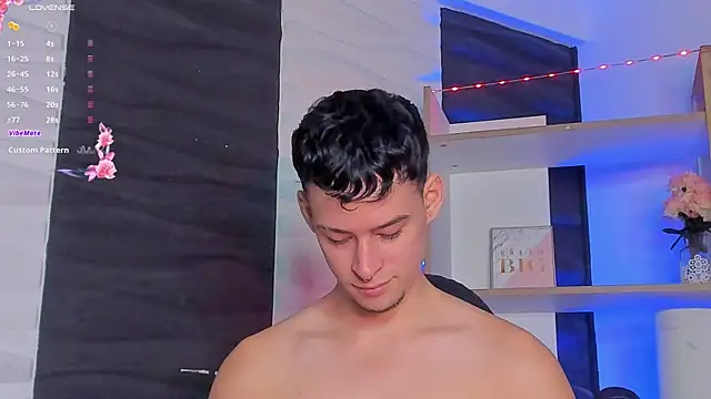 JadeSmiith  online show from 17, 12, 2024