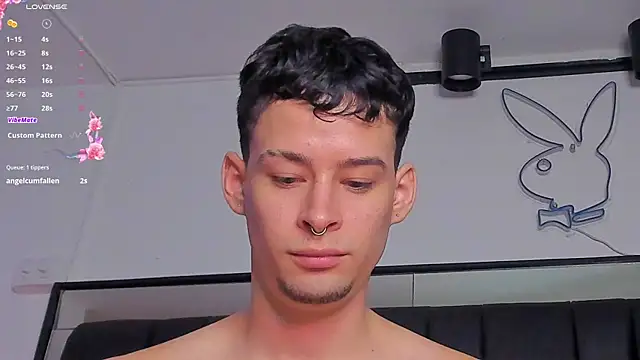 JadeSmiith  online show from 18, 12, 2024