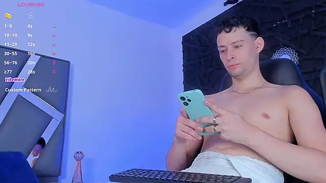 JadeSmiith  online show from 27, 12, 2024