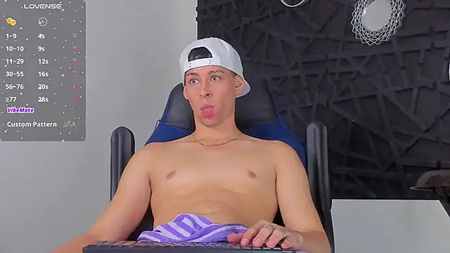 JadeSmiith  online show from 30, 12, 2024