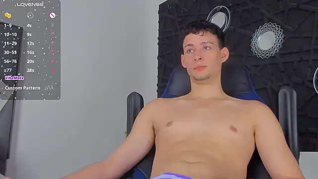 JadeSmiith  online show from 7, 1, 2025