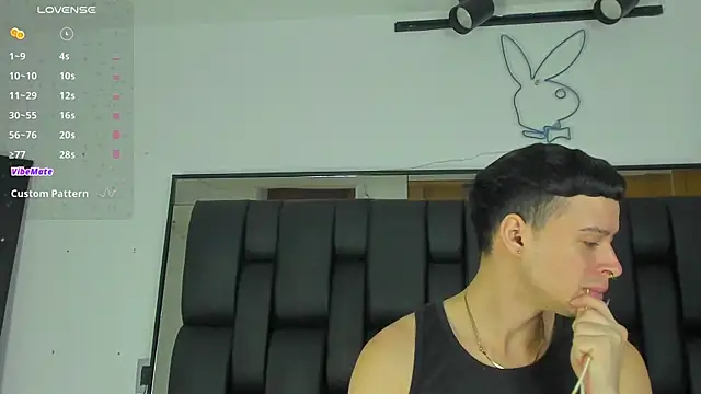 JadeSmiith  online show from 22, 2, 2025