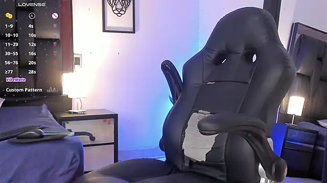 JadeSmiith  online show from 14, 3, 2025