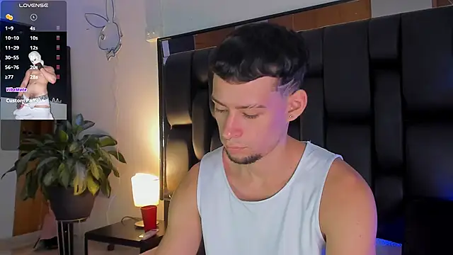 JadeSmiith  online show from 8, 9, 2025