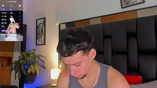 JadeSmiith  online show from 2, 10, 2025