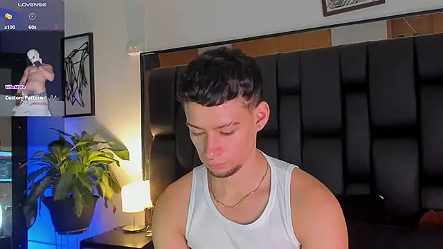 JadeSmiith  online show from 11, 10, 2025