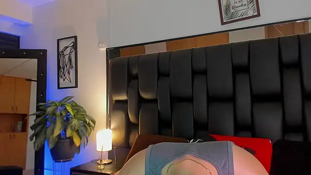 JadeSmiith  online show from 21, 10, 2025