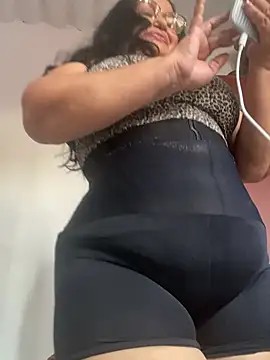 Gia Nahomi online show from 3, 2, 2025