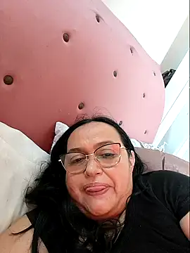 Gia Nahomi online show from 4, 2, 2025