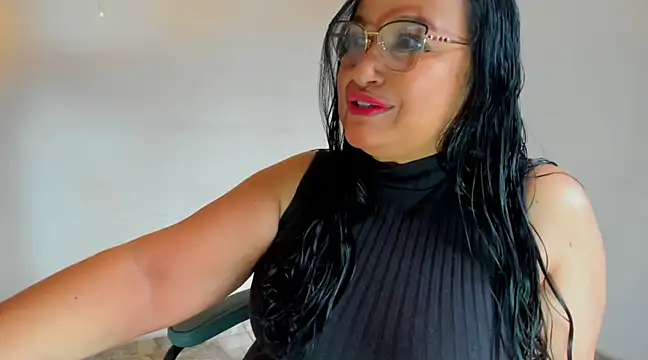 Gia Nahomi online show from 15, 3, 2025