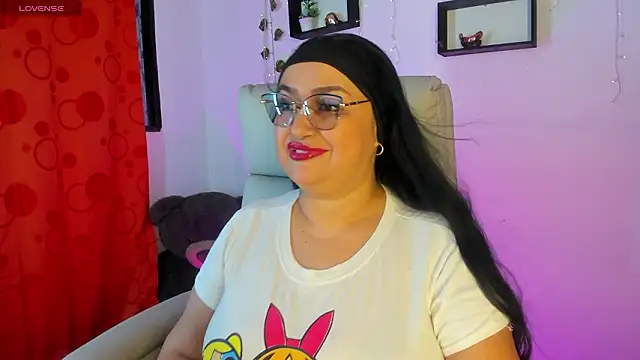 Gia Nahomi online show from 4, 2, 2026