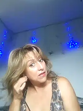 Snapshot of almaluna7 chatting on 4, 2, 2025 almaluna7 online show from 4, 2, 2025
