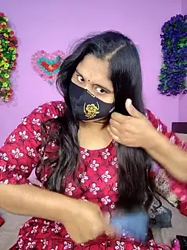 Snapshot of Hot_Maleka chatting on 18, 12, 2025 Hot Maleka online show from 18, 12, 2025