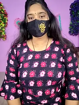 Snapshot of Hot_Maleka chatting on 19, 12, 2025 Hot Maleka online show from 19, 12, 2025