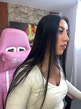 Tamara Roberts1 online show from 15, 1, 2025