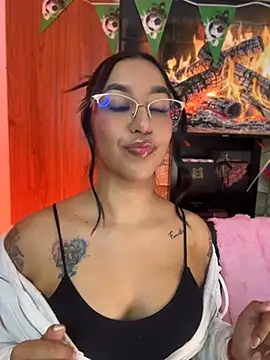 Snapshot of Tamara_Roberts1 chatting on 3, 7, 2026 Tamara Roberts1 online show from 3, 7, 2026