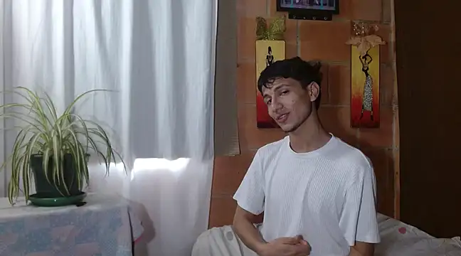 Snapshot of littlegoldenangels chatting on 15, 1, 2025 littlegoldenangels online show from 15, 1, 2025