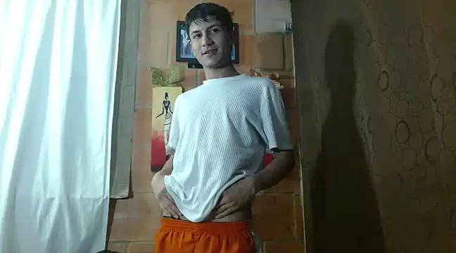 Snapshot of littlegoldenangels chatting on 16, 1, 2025 littlegoldenangels online show from 16, 1, 2025