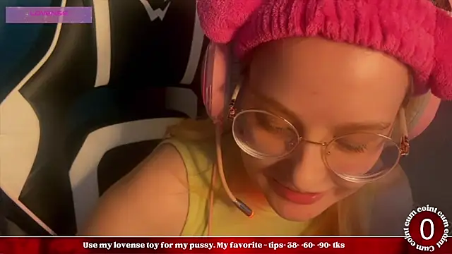 Snapshot of JacyWinslat chatting on 12, 2, 2025 JacyWinslat online show from 12, 2, 2025