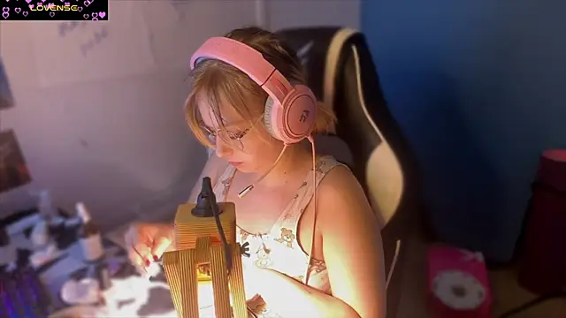 Snapshot of JacyWinslat chatting on 3, 3, 2025 JacyWinslat online show from 3, 3, 2025