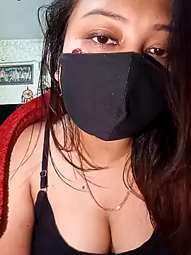 Cute-mona online show from 2, 1, 2025