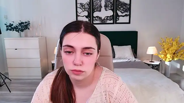 DaniellaLovely online show from 4, 2, 2026