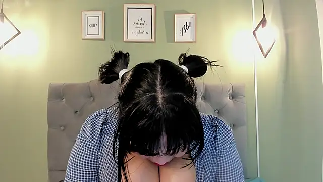 Snapshot of KRYSTENMOON chatting on 12, 1, 2025 KRYSTENMOON online show from 12, 1, 2025