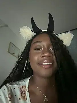 Snapshot of EscorpiLeoncita chatting on 7, 8, 2026 EscorpiLeoncita online show from 7, 8, 2026