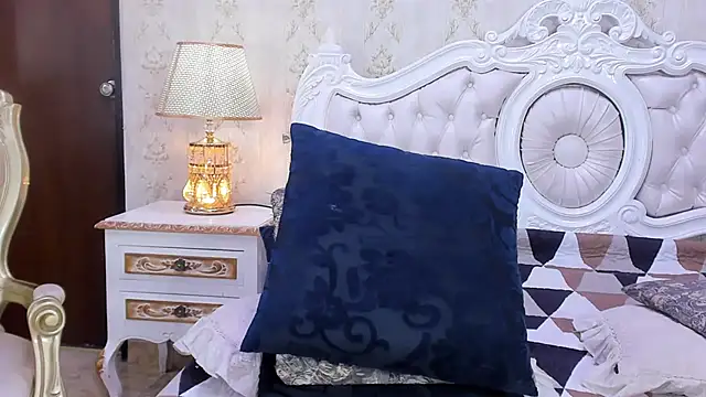 Snapshot of TiaraRosse chatting on 14, 2, 2025 TiaraRosse online show from 14, 2, 2025