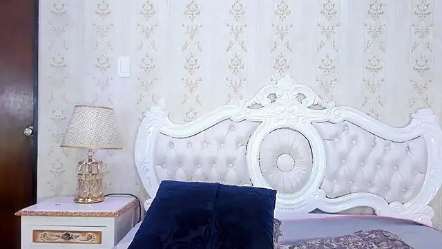 Snapshot of TiaraRosse chatting on 24, 2, 2025 TiaraRosse online show from 24, 2, 2025