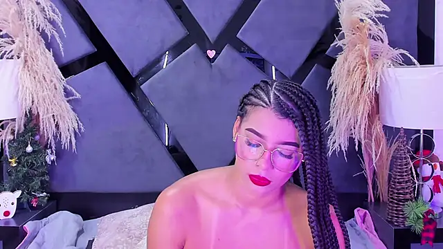 TiaraRosse online show from 18, 12, 2025