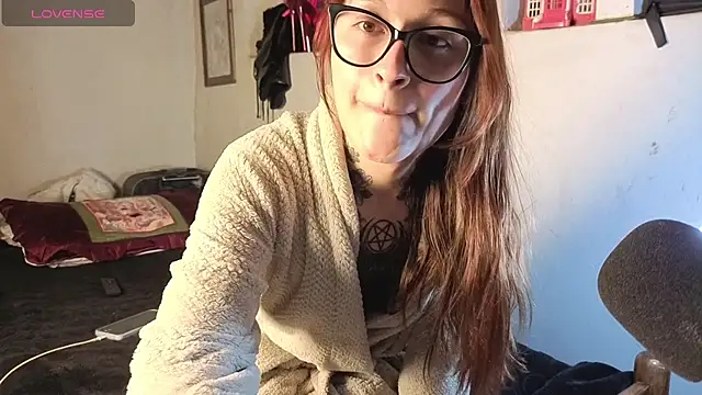 Snapshot of kittenlizz chatting on 16, 7, 2026 kittenlizz online show from 16, 7, 2026