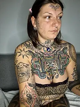 lizzardqueeen online show from 24, 11, 2025